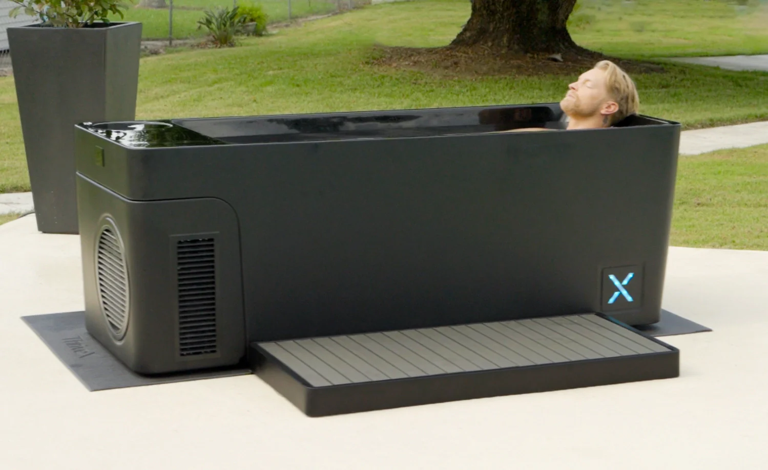 Echelon All-In-One Hot or Cold Plunge Tub